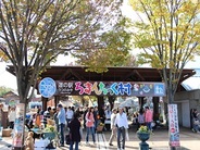 「道の駅うつのみや ろまんちっく村」で、自由昼食と散策!!地域共通クーポンで楽しもう♪※写真はイメージです。