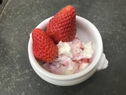 美味しそうな「いちごジェラート」の完成です♪(画像はイメージ)